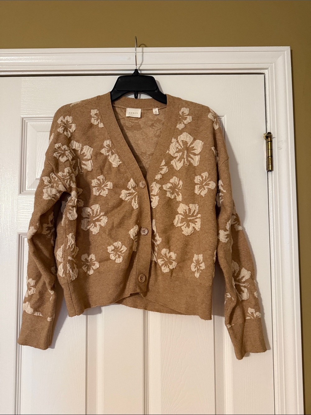 Cozy Cyrus Floral Camel Cardigan Sweater M
